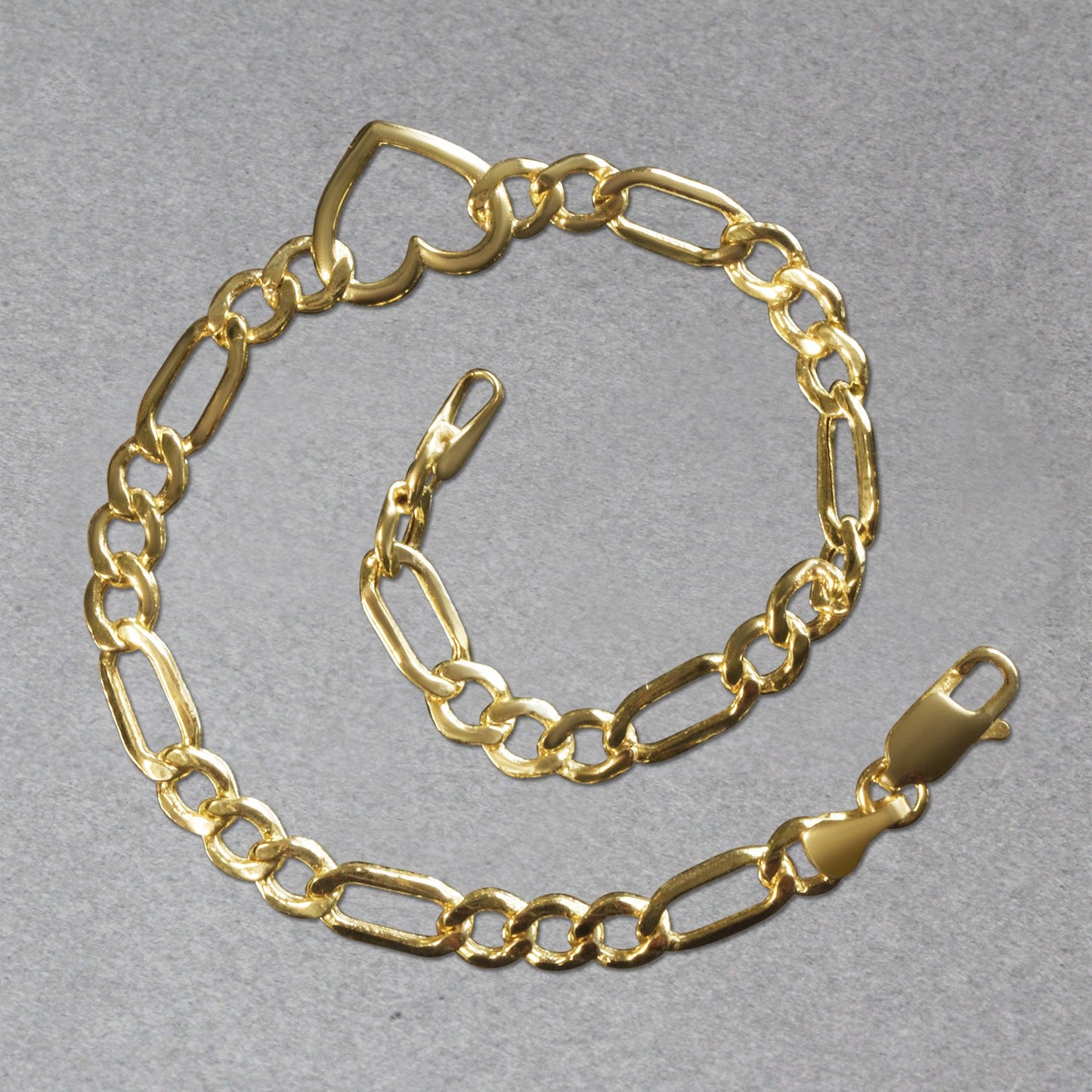 14k Yellow Gold 7 inch Figaro Chain Bracelet with Heart (4.50 mm)