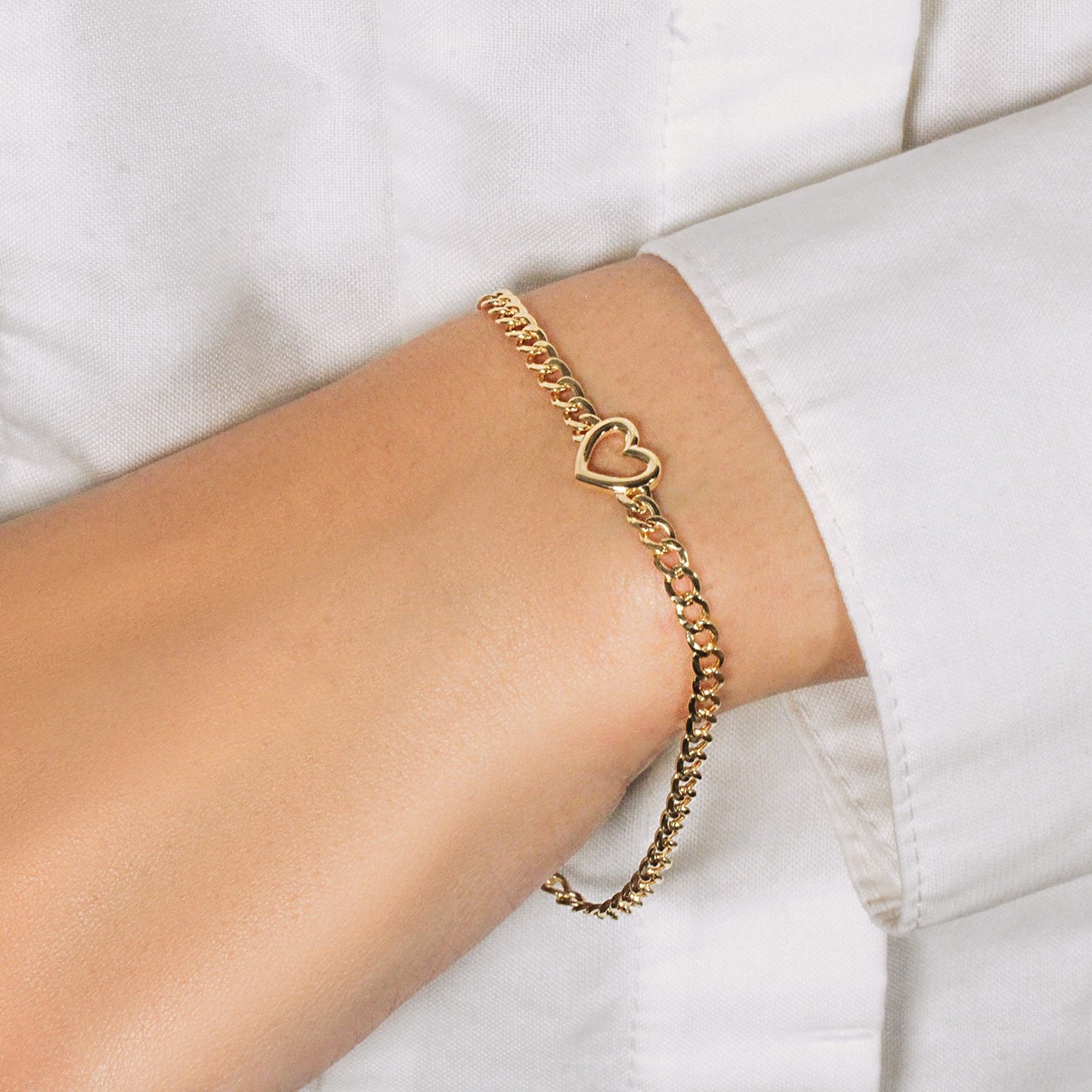 14k Yellow Gold 7 inch Curb Chain Bracelet with Heart (3.40 mm)