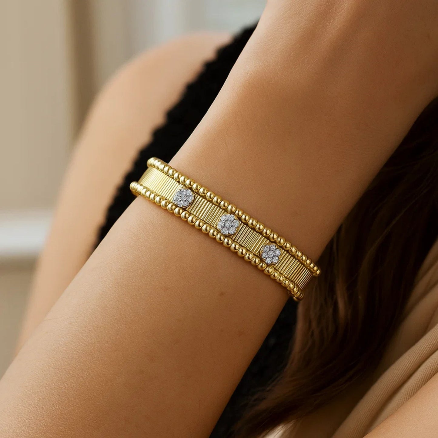 Two Toned Pallina Cuff Bangle in 14K Gold (9.00 mm)